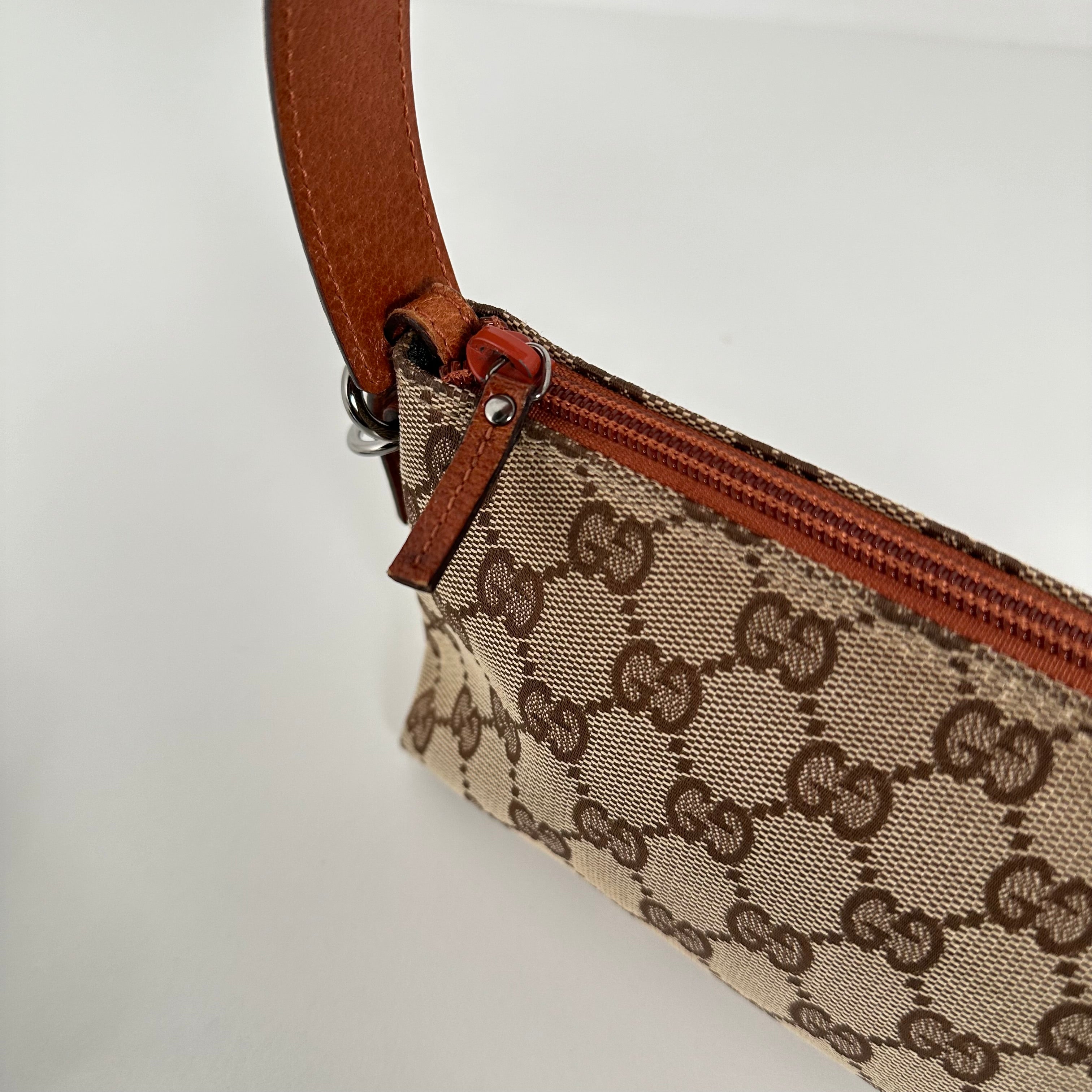 GG Web Pochette