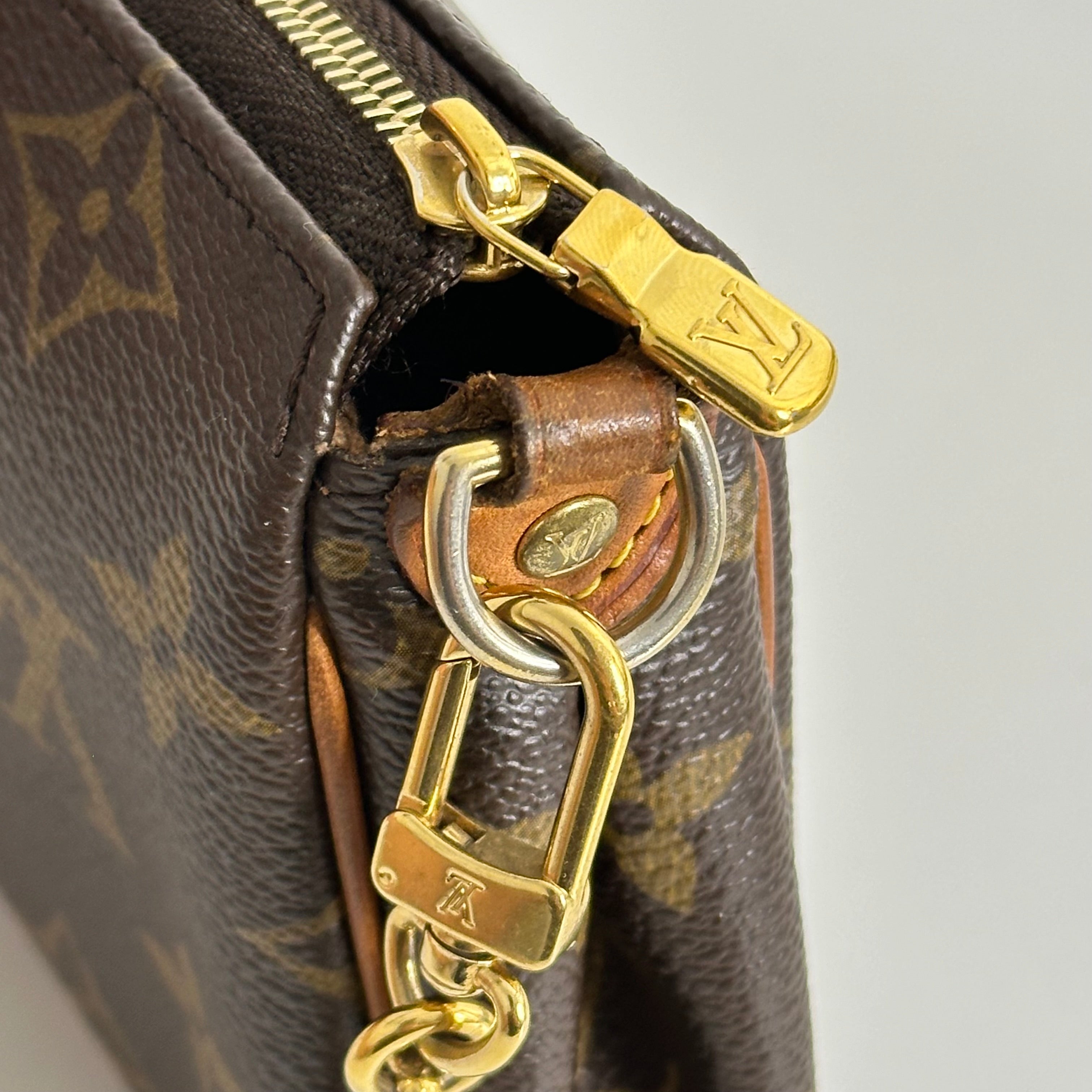 Monogram Eva Pochette