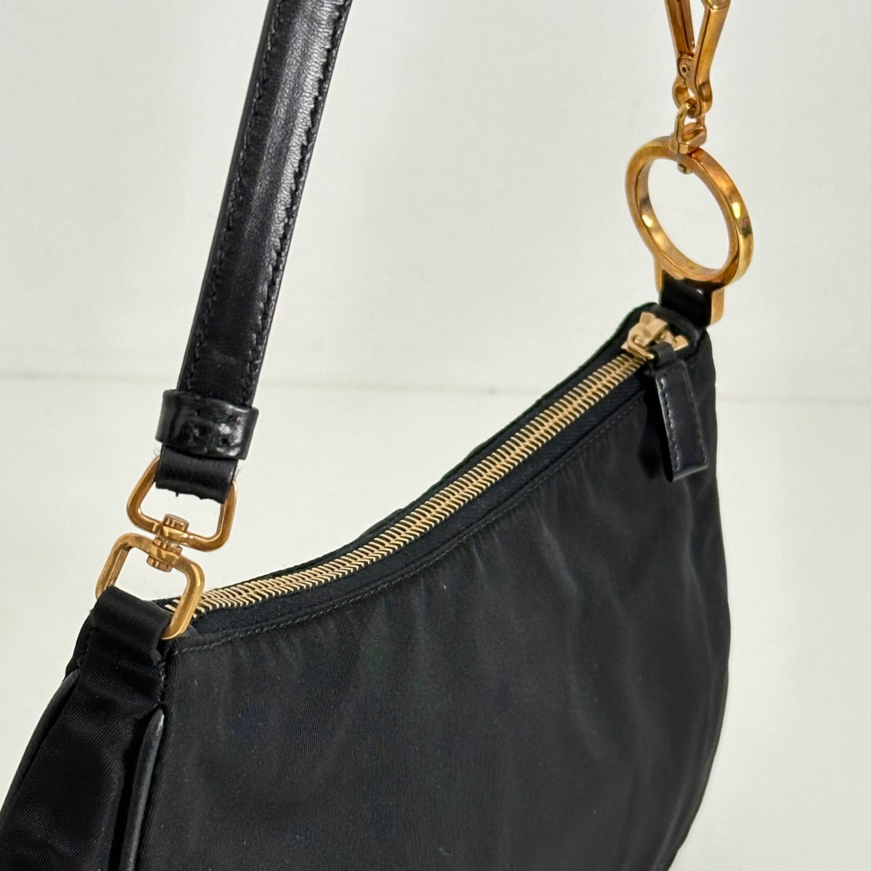 Nylon Ring Pochette