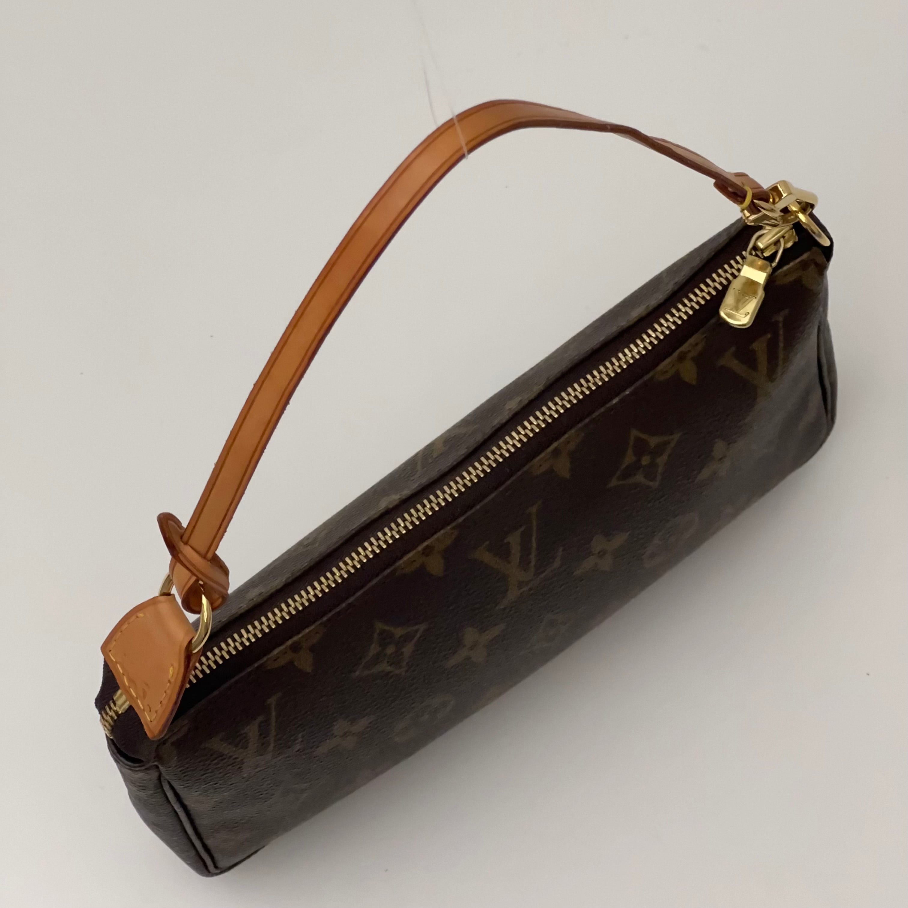 Pochette Accessories