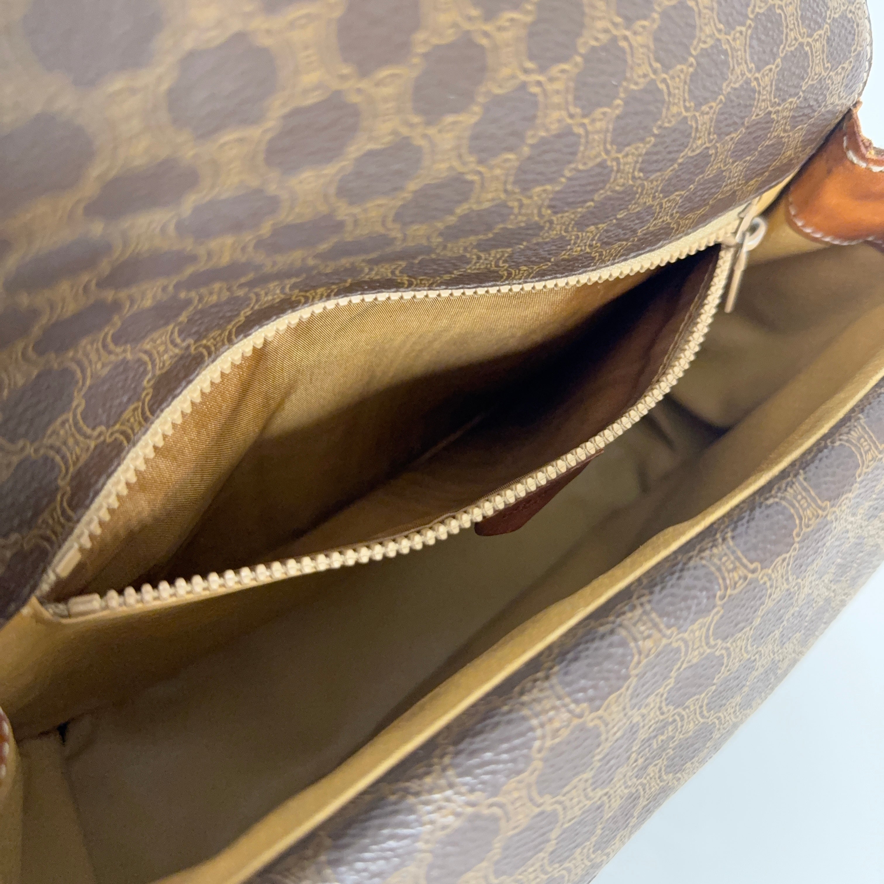 Macadam Crossbody