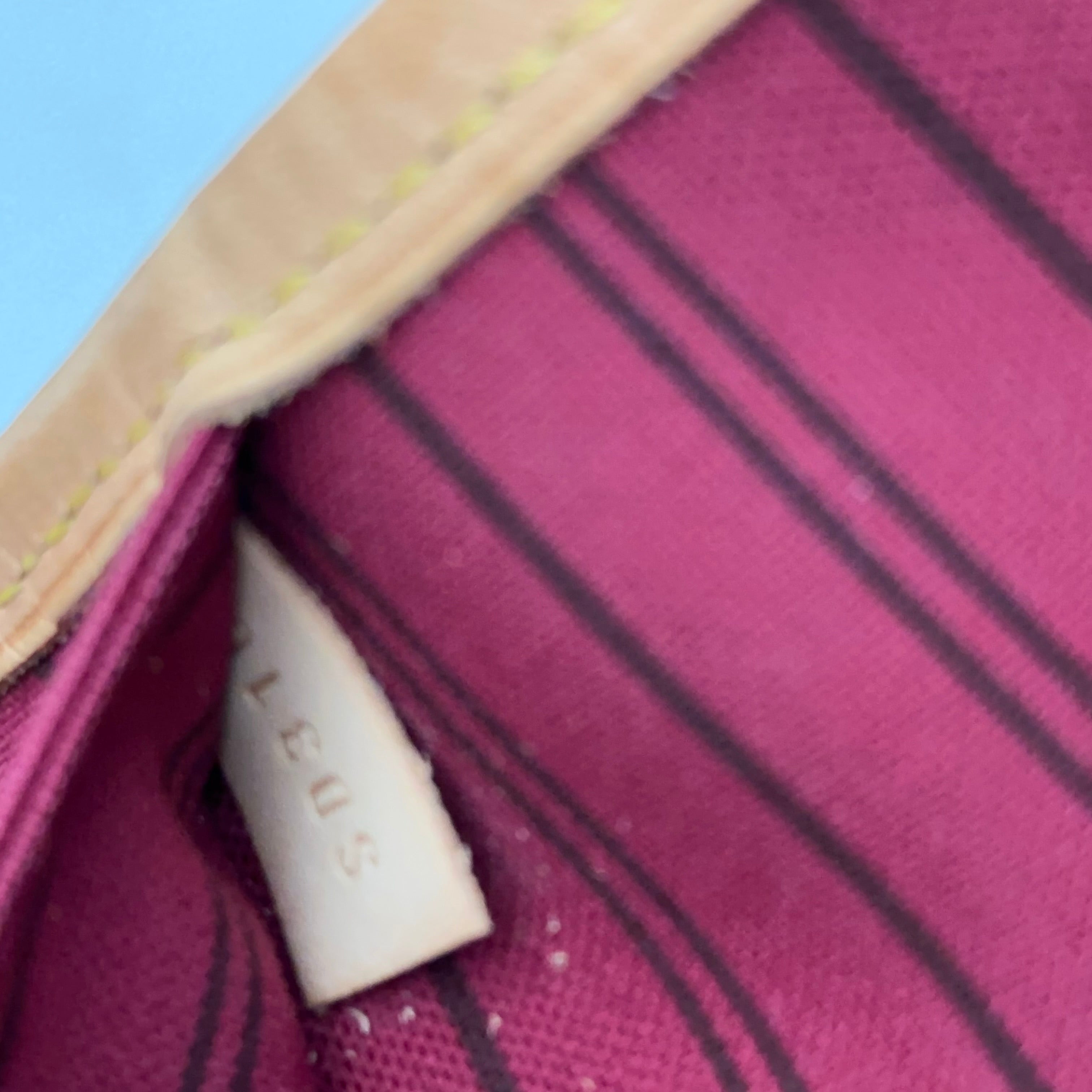 Neverfull MM w/ Pouch