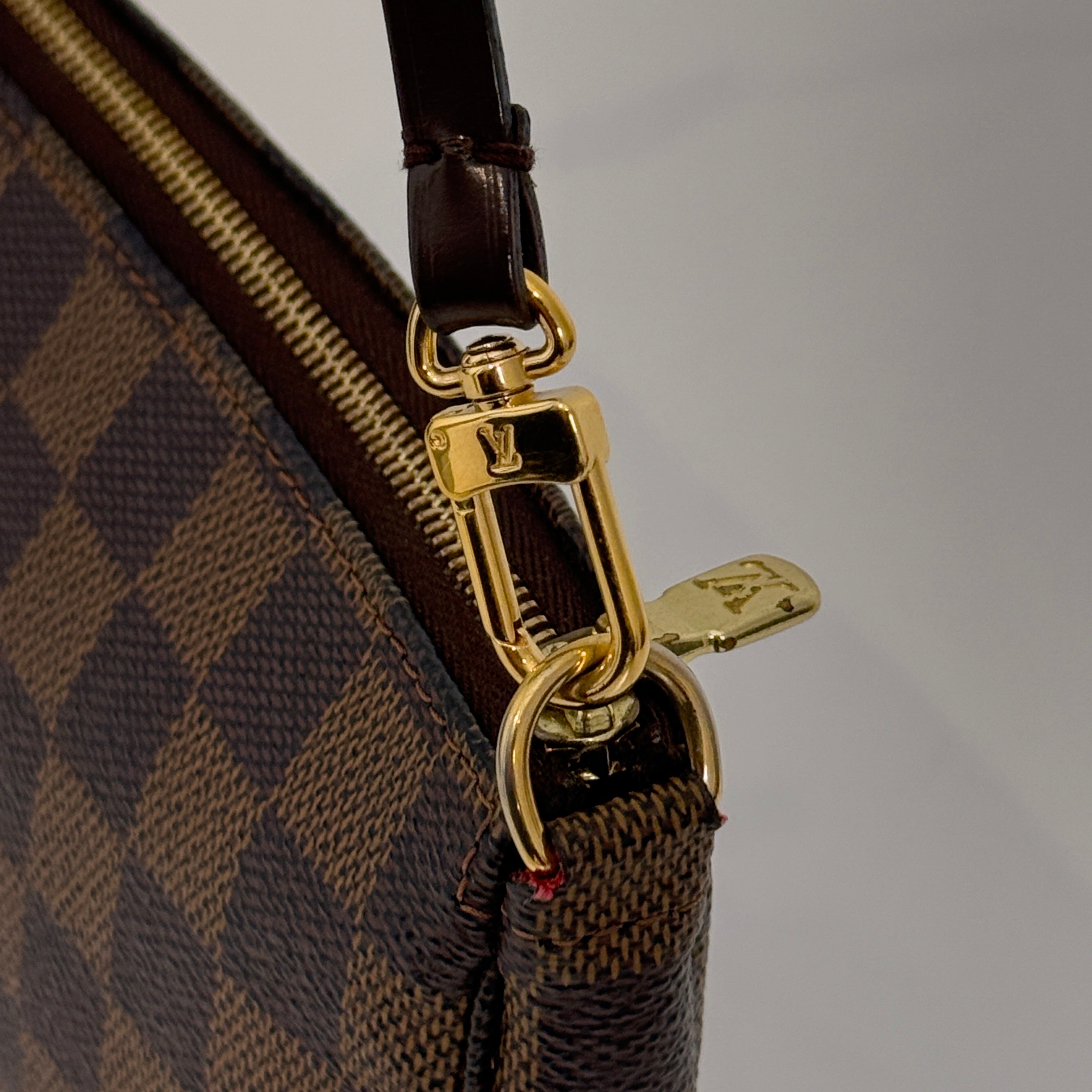 Damier Ebene Pochette Accessories