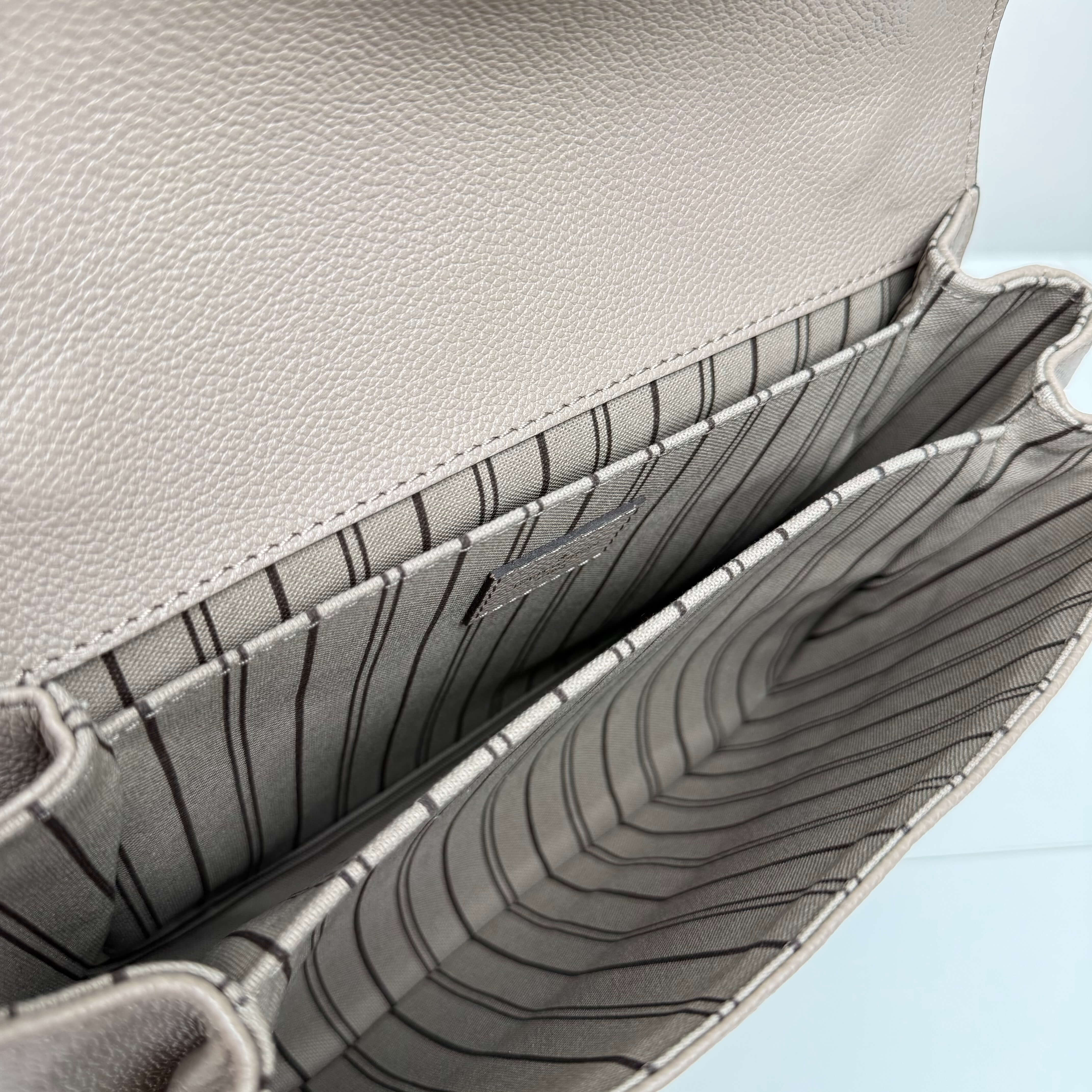 Pochette Metis