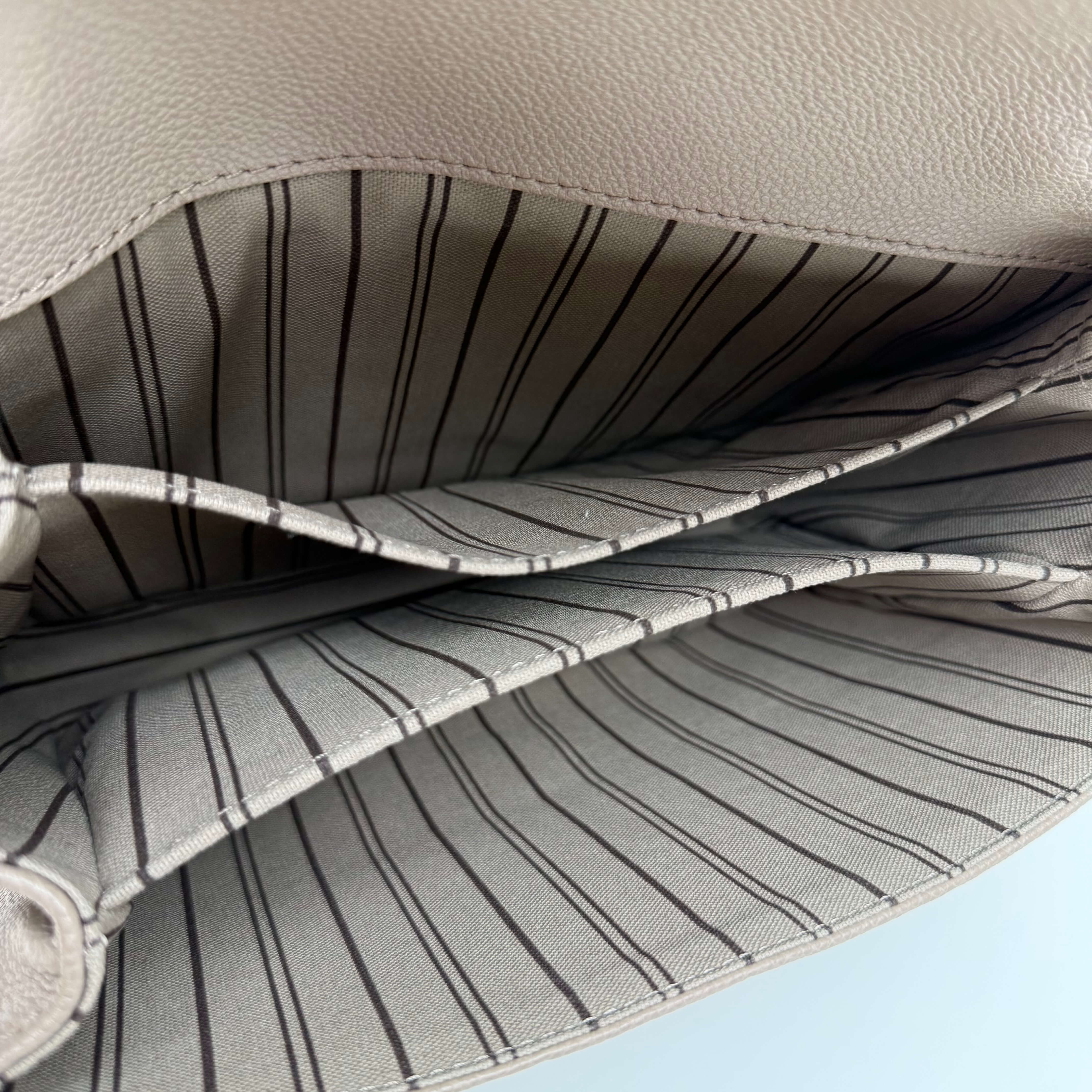 Pochette Metis