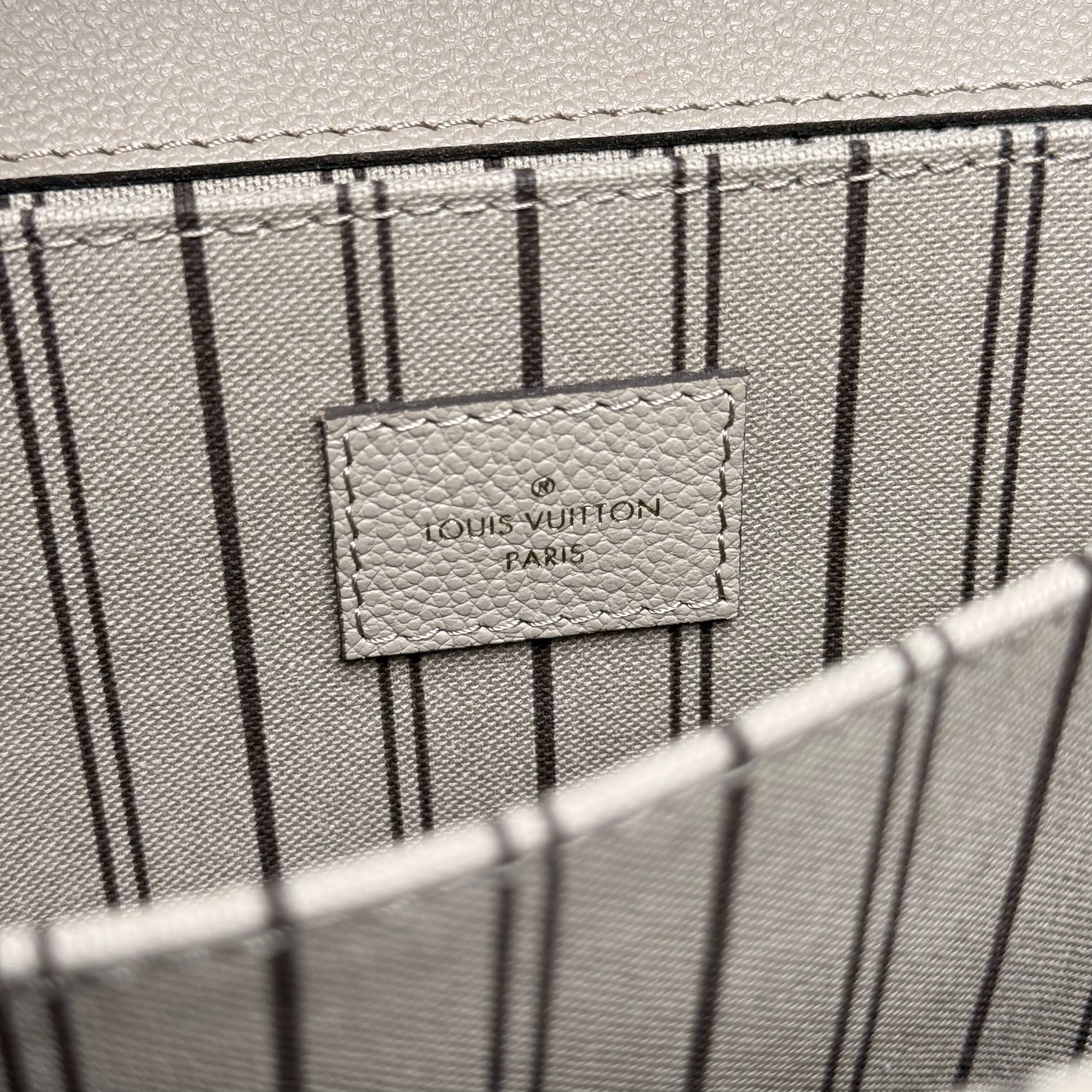Pochette Metis