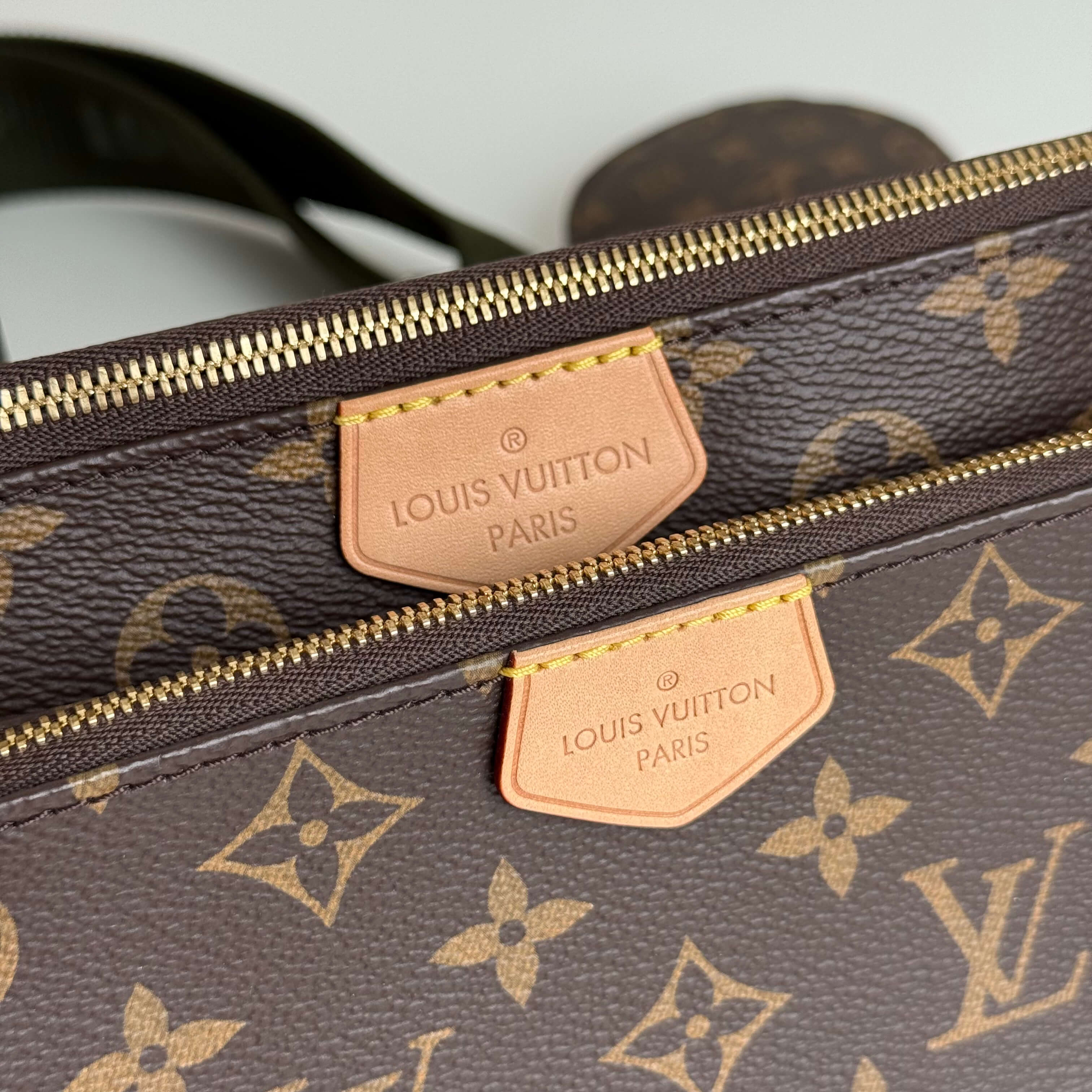 Khaki Multi Pochette