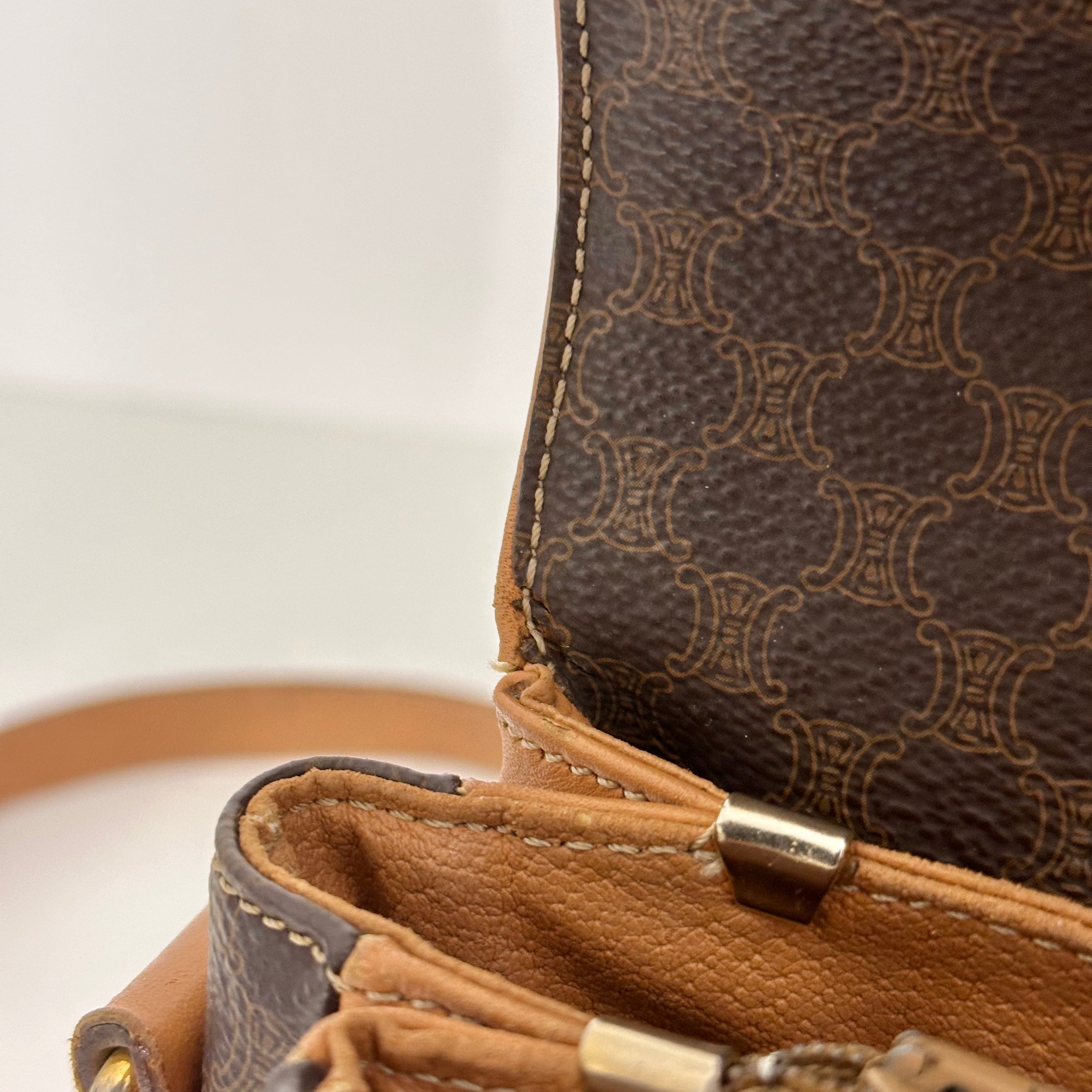 Macadam Crossbody