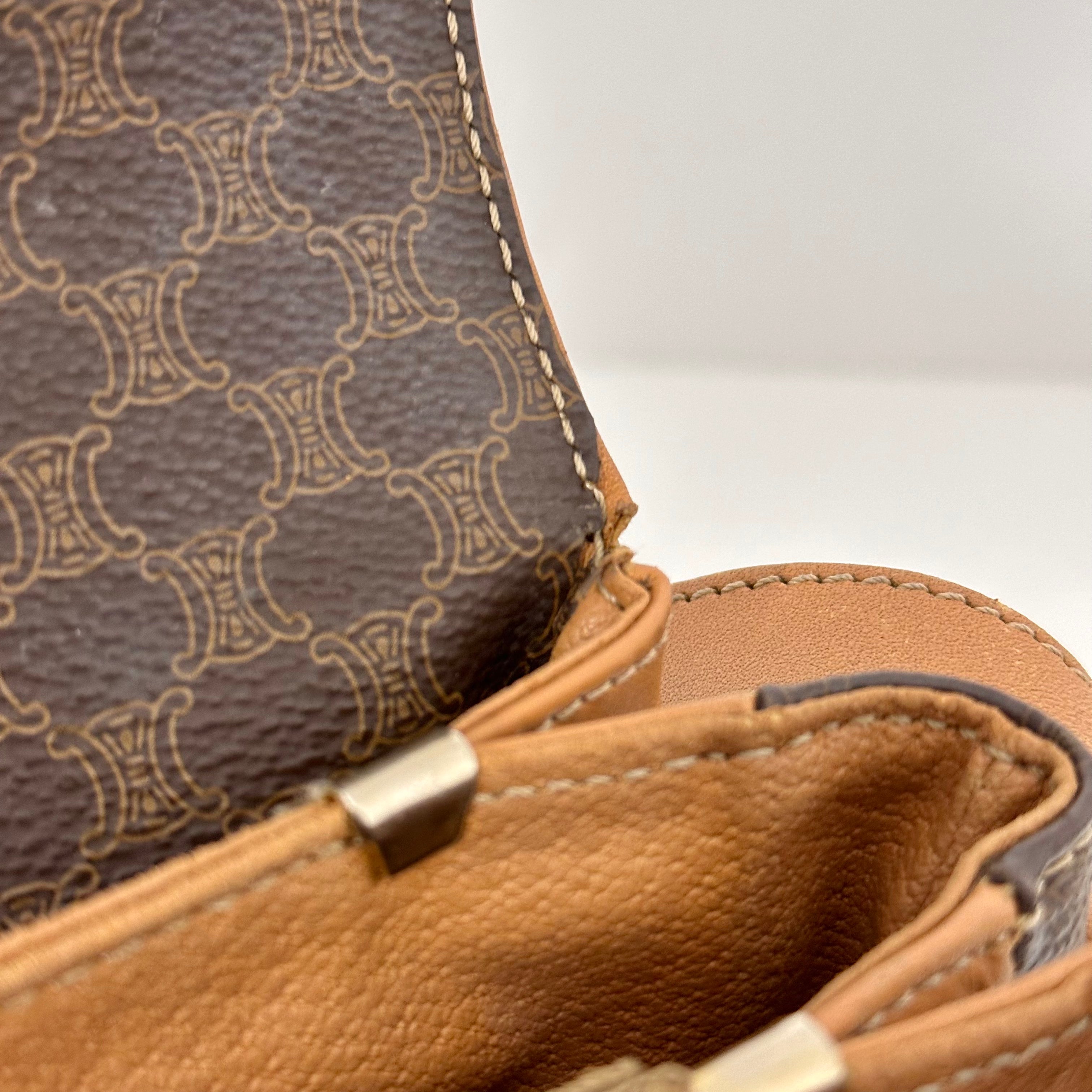 Macadam Crossbody