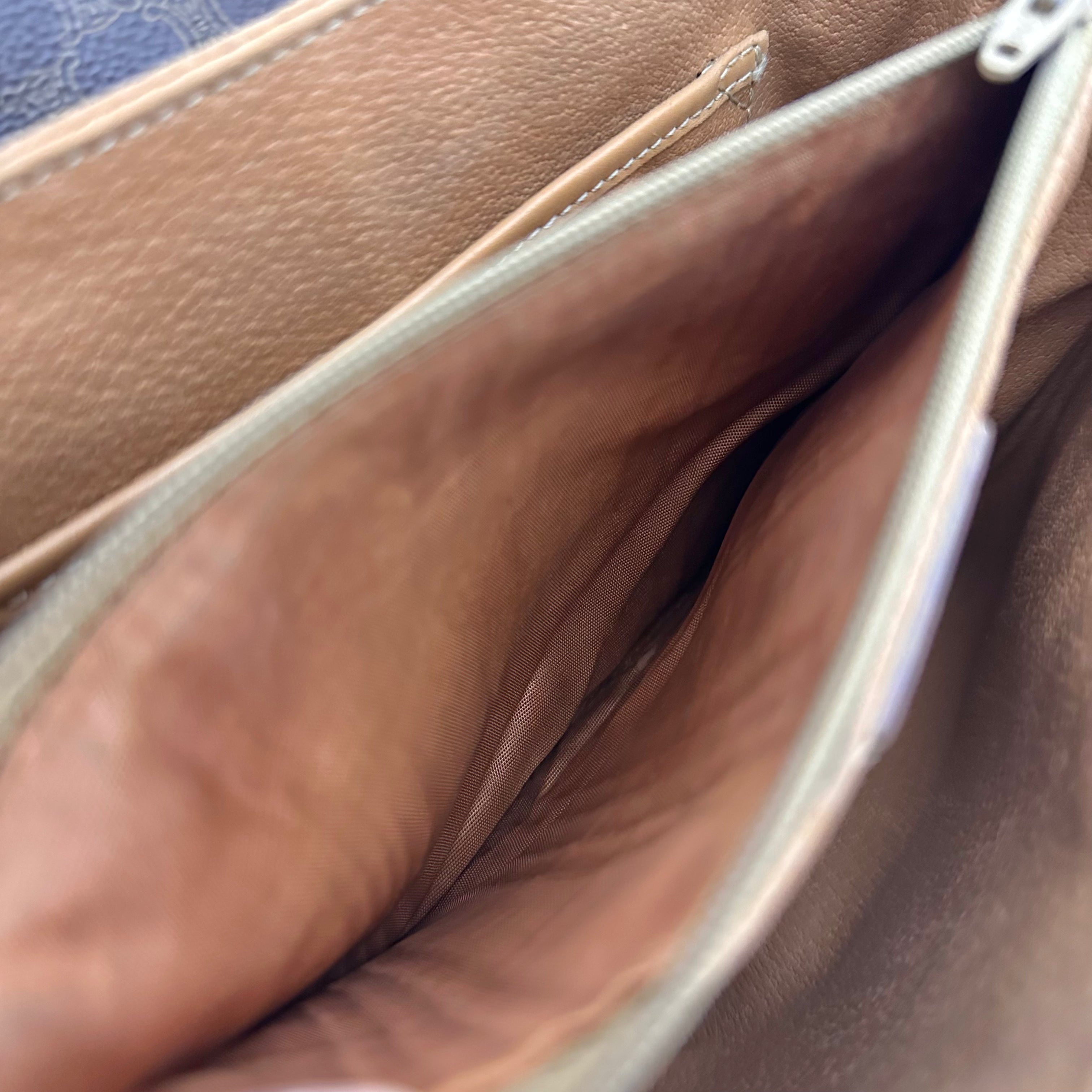 Macadam Crossbody