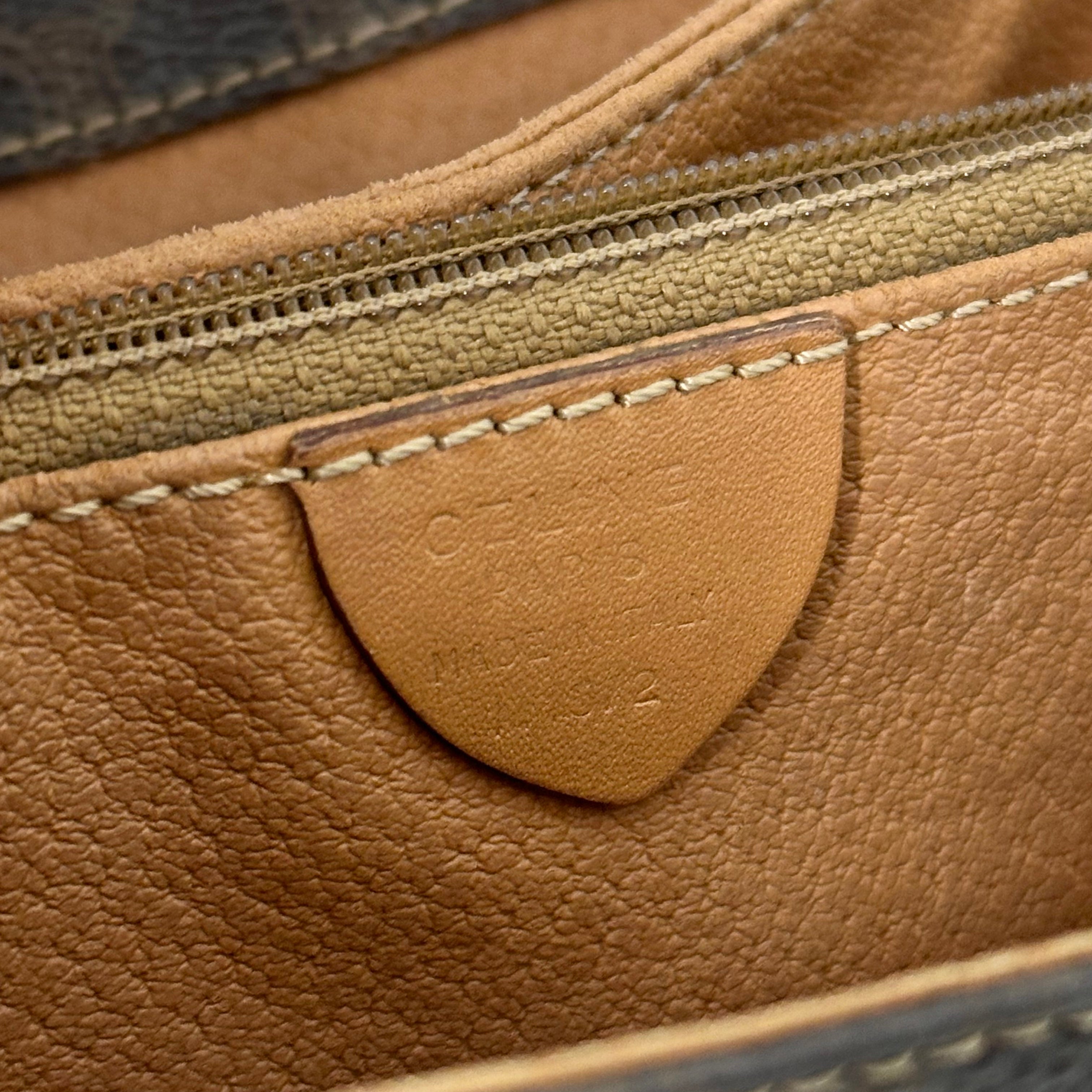 Macadam Crossbody