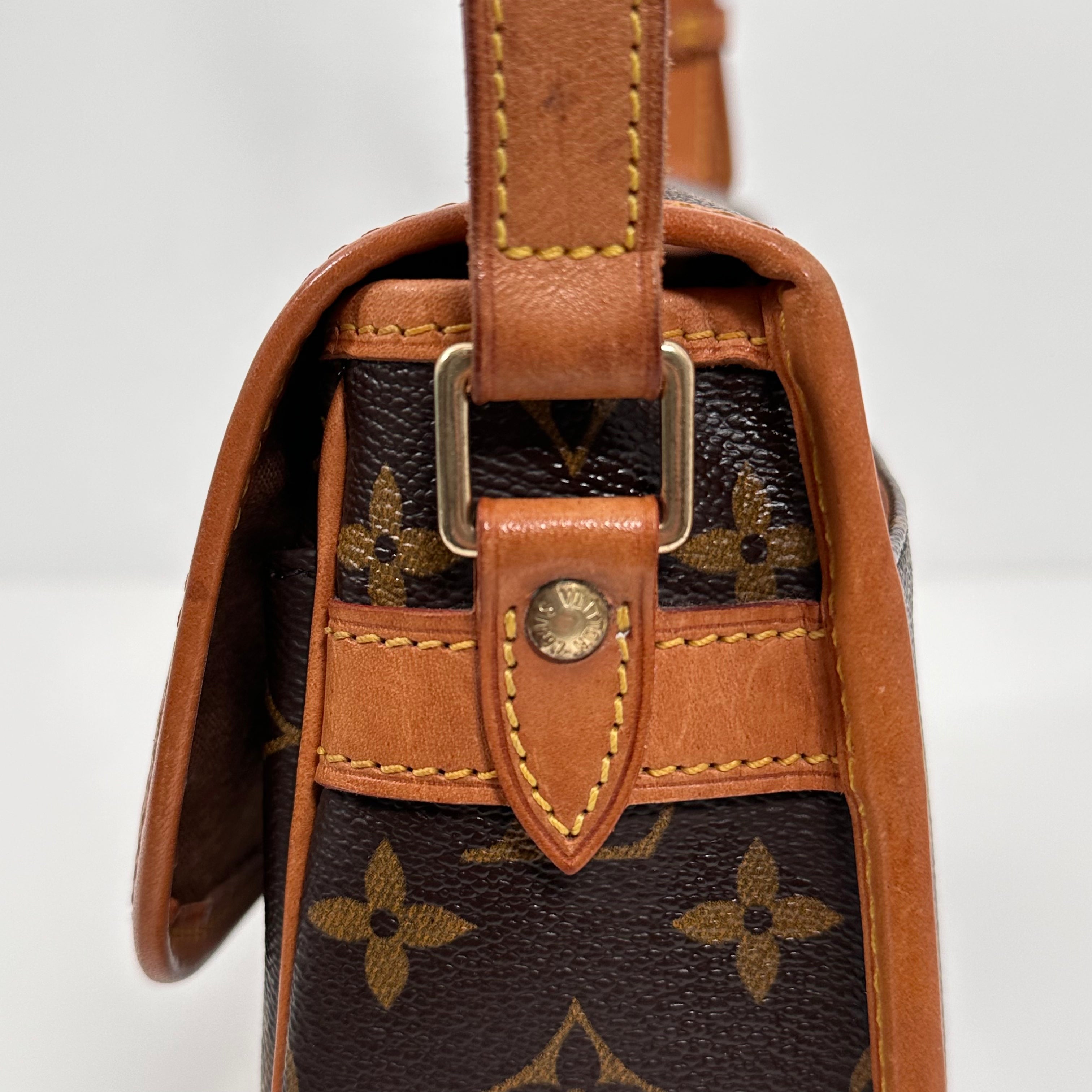Monogram Sologne