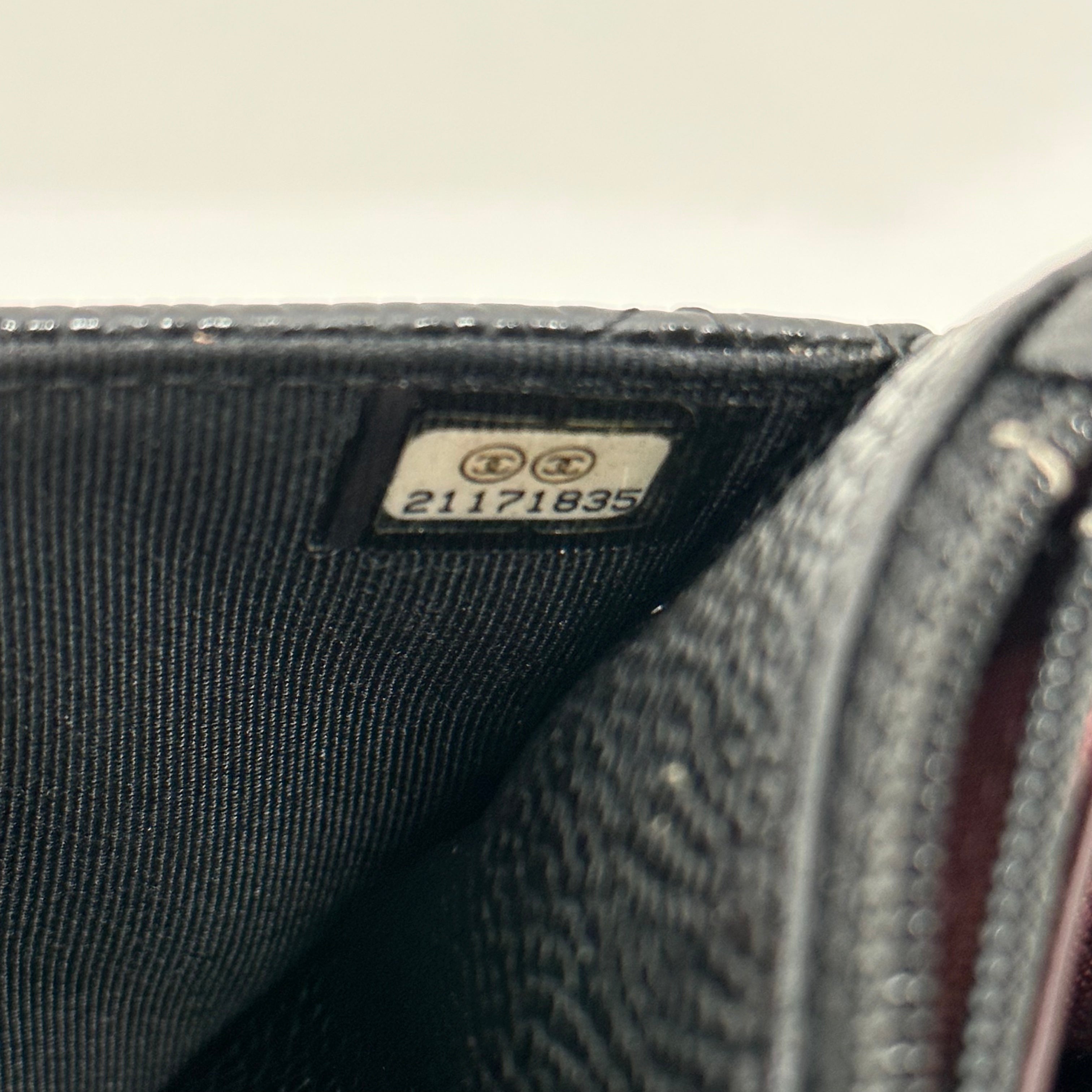 Classic Black Caviar Wallet on Chain (WOC)