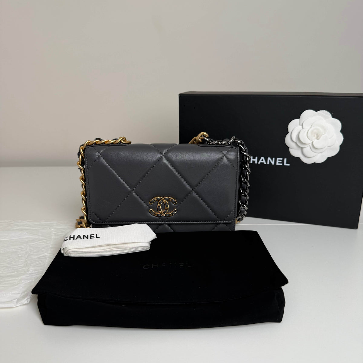 Chanel 19 WOC