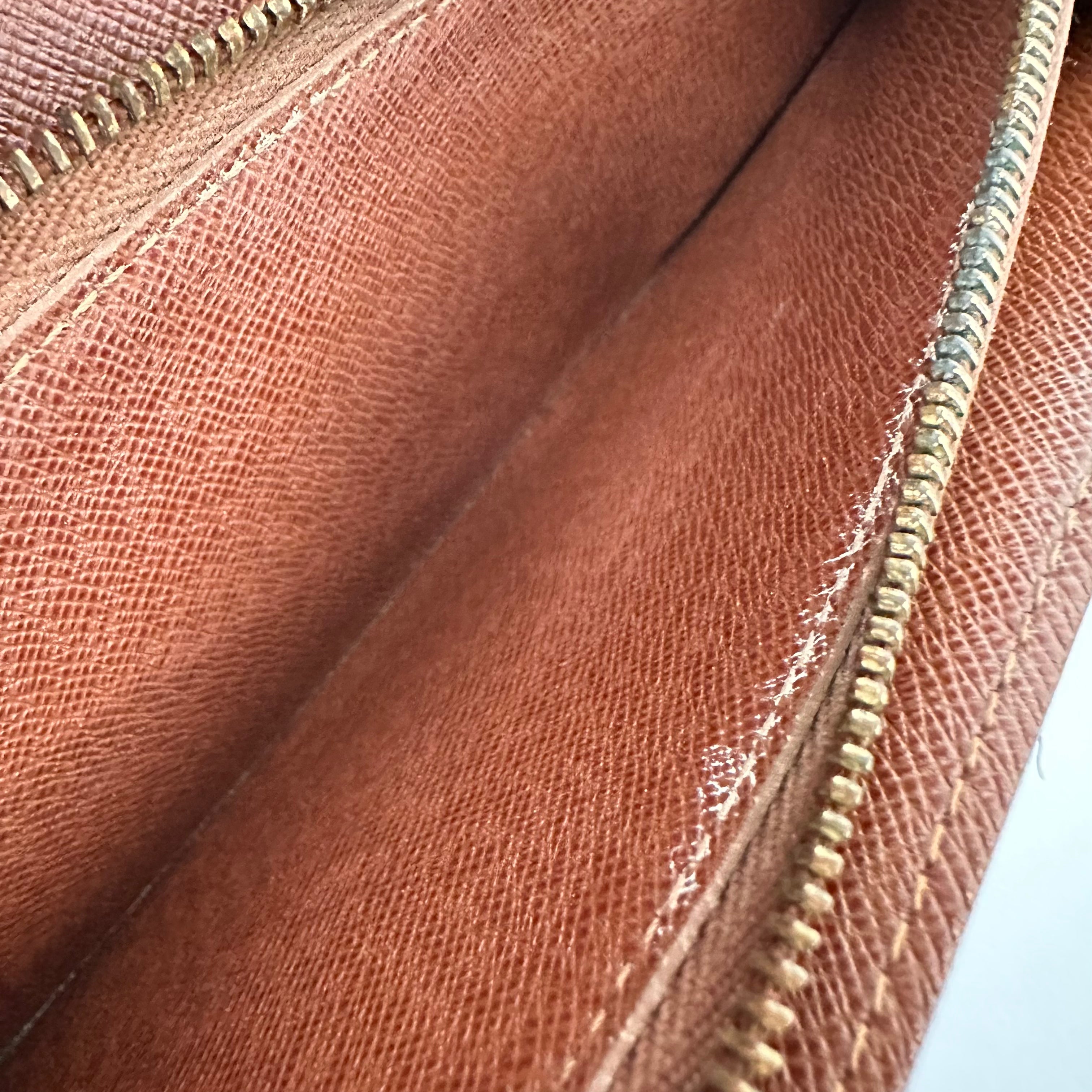 Sarah Wallet with Gold Chain