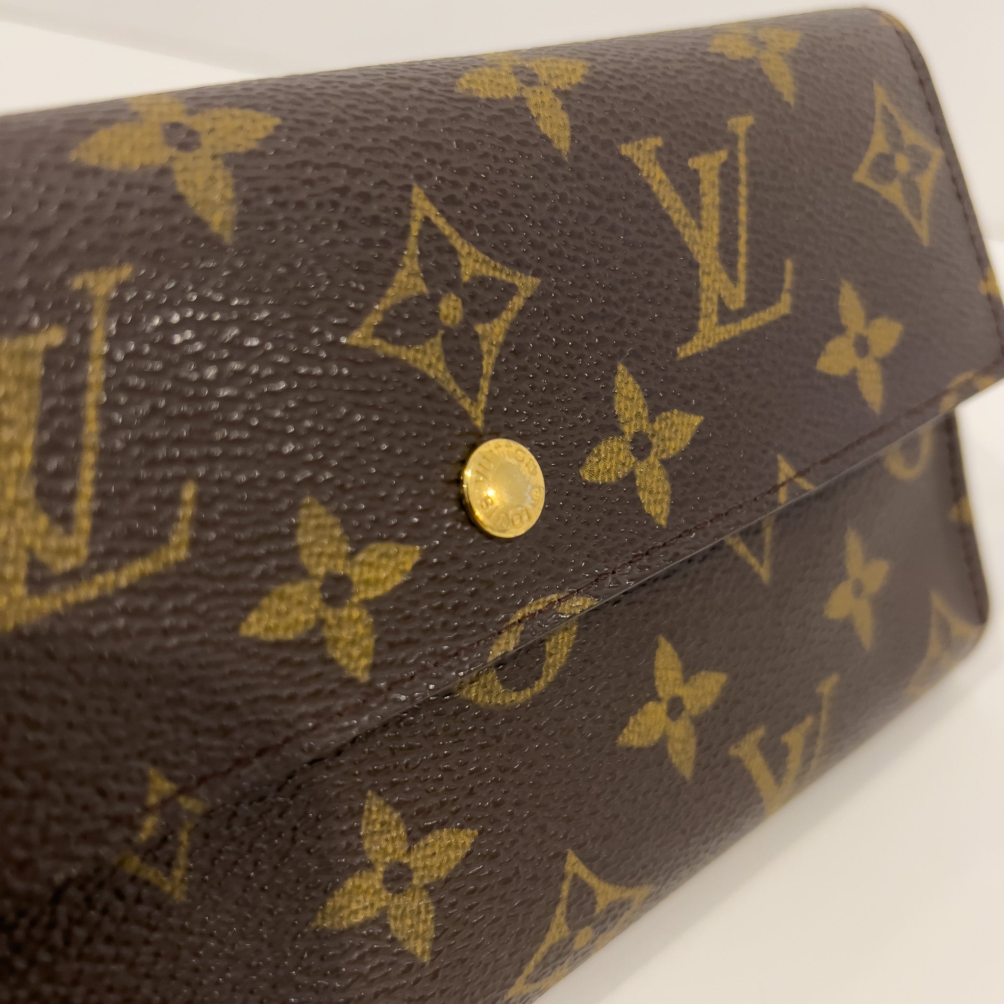 Monogram Chain on Wallet
