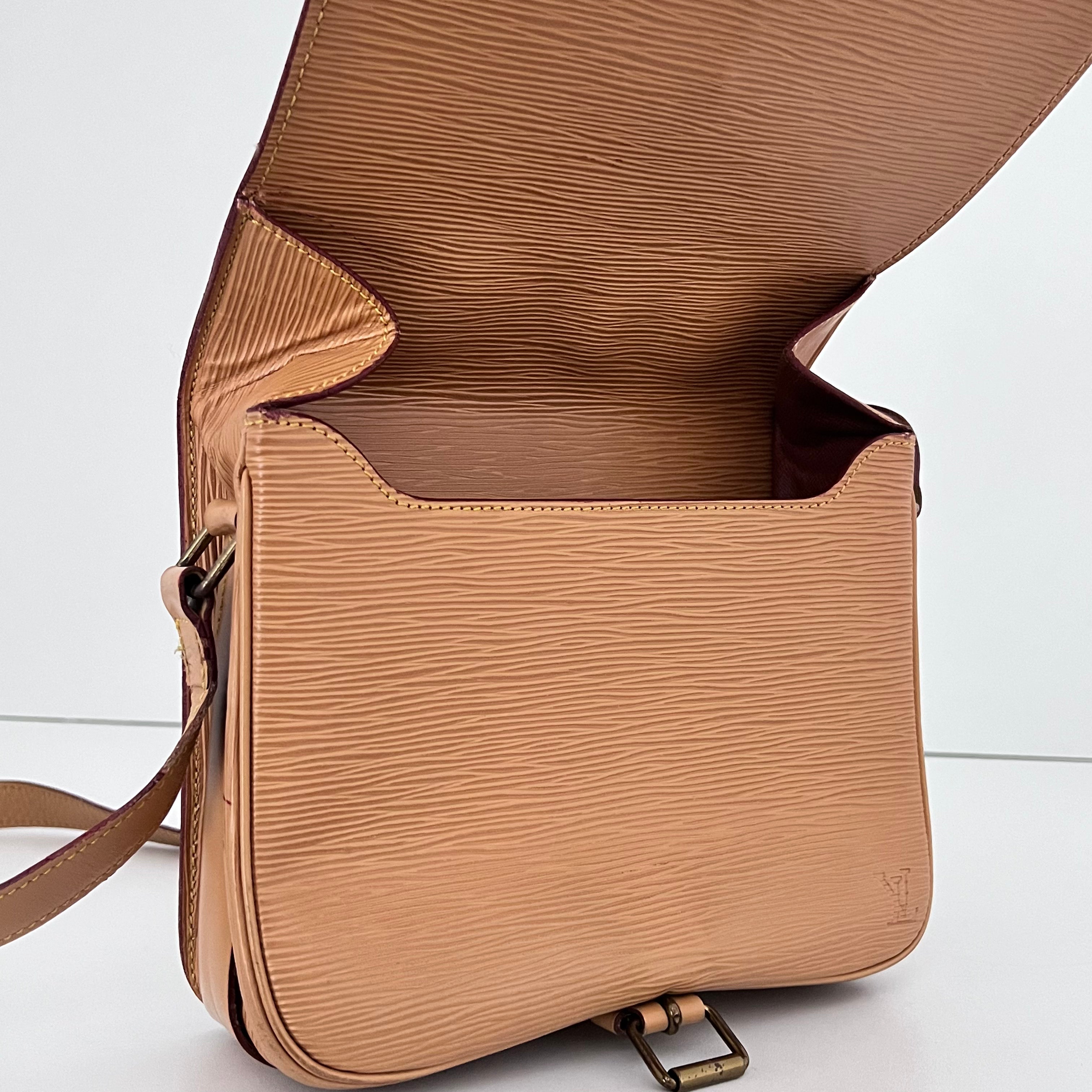 Winnipeg Beige Cartouchiere Crossbody
