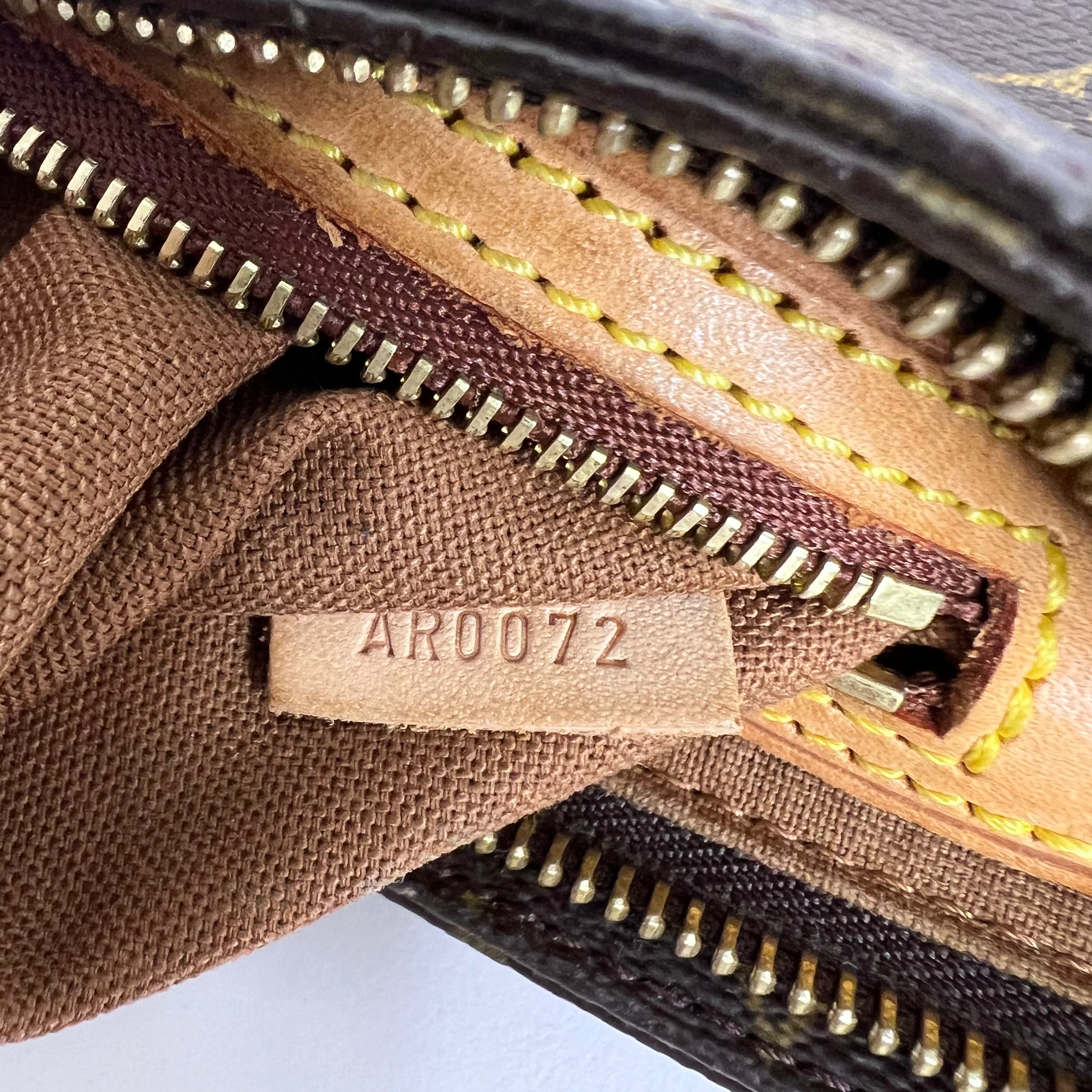 Monogram Trotteur