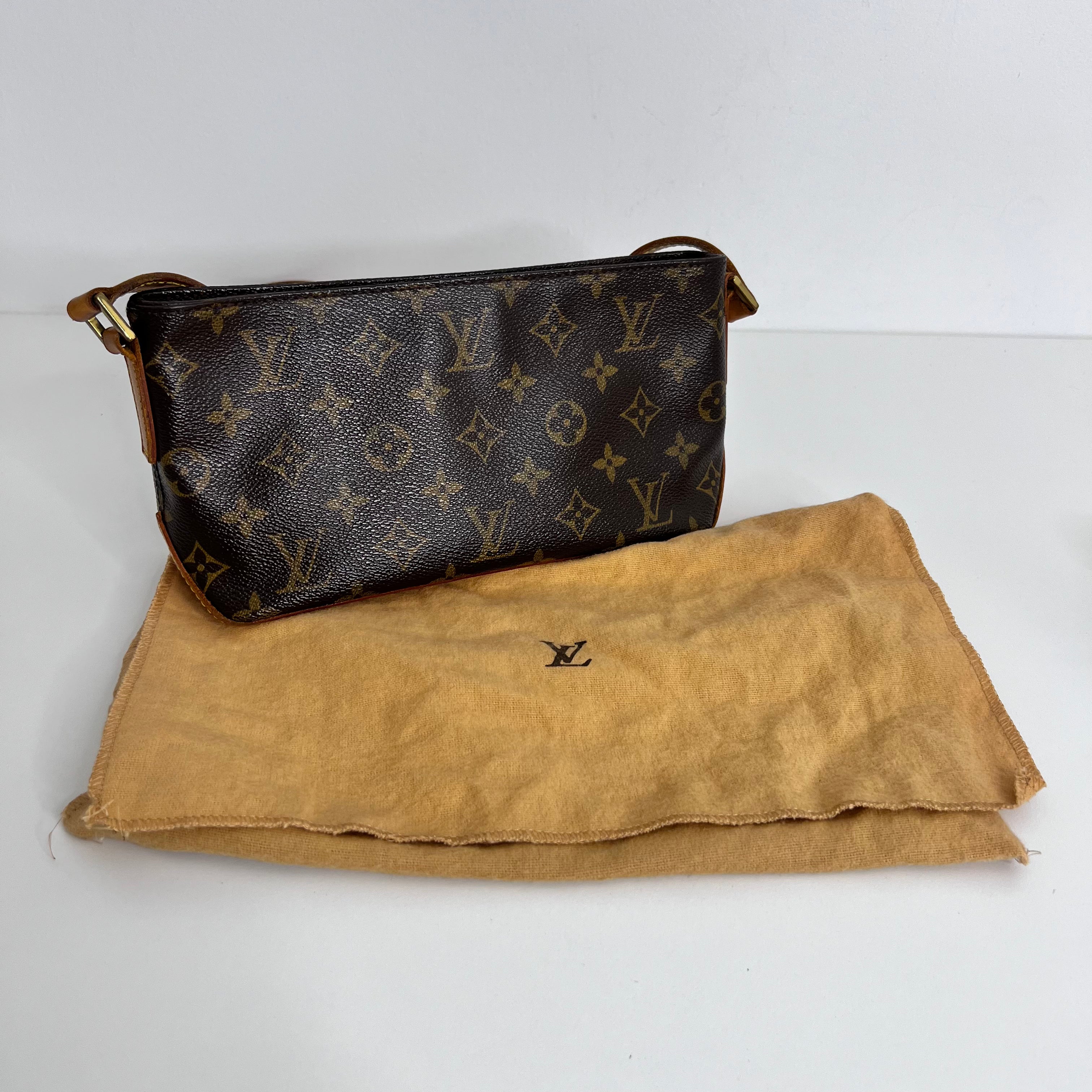 Monogram Trotteur