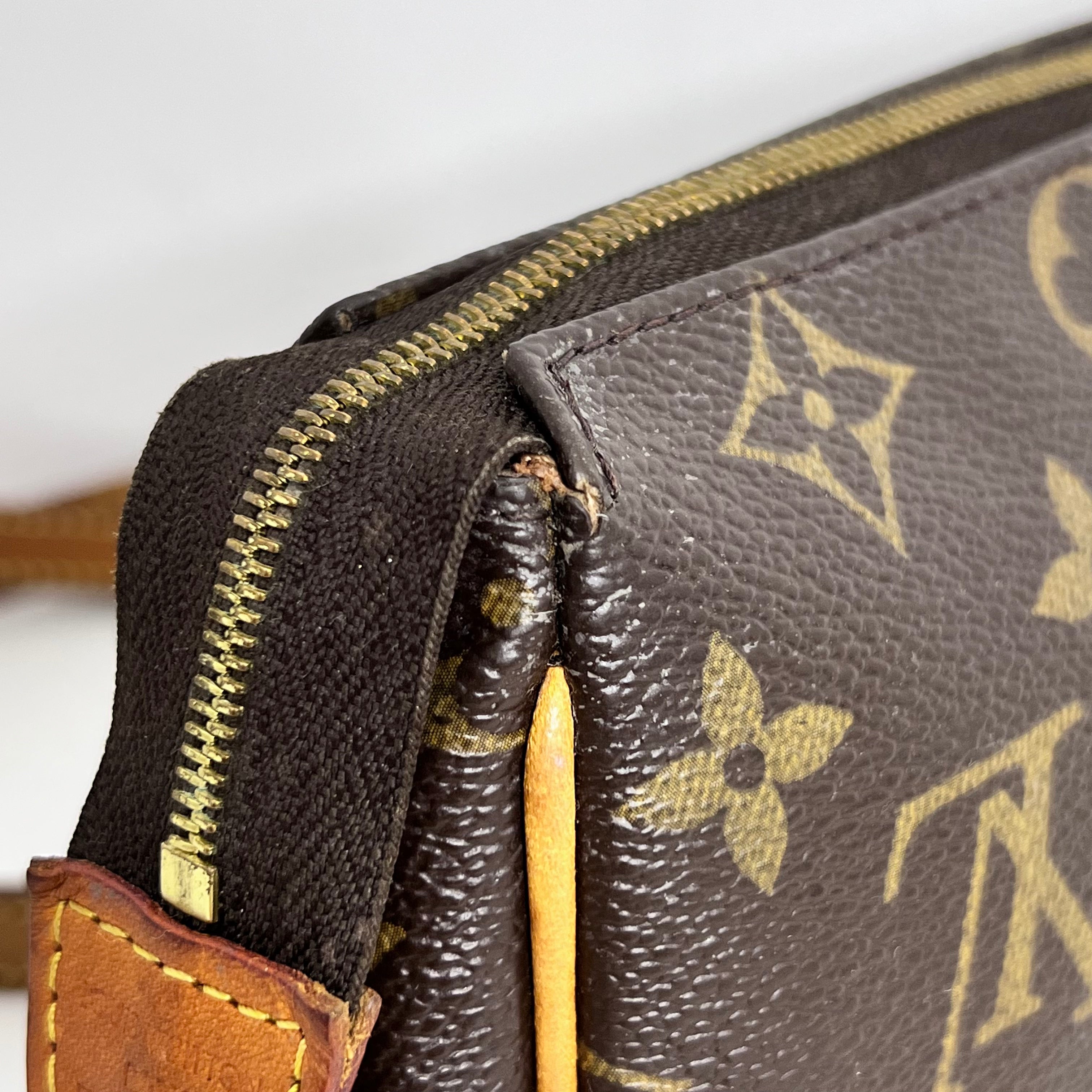 Monogram Pochette Eva
