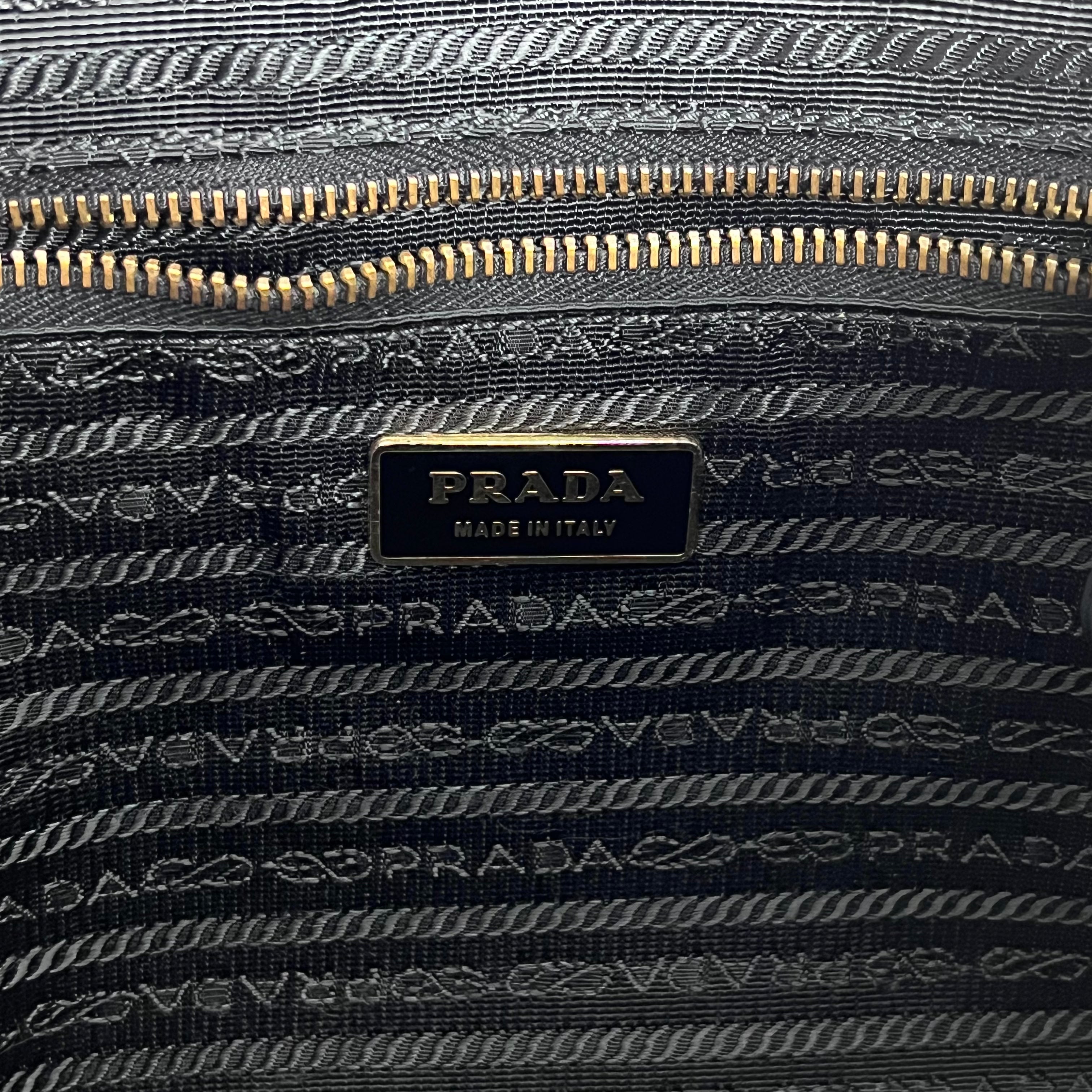 Nylon Tessuto Shoulder Bag