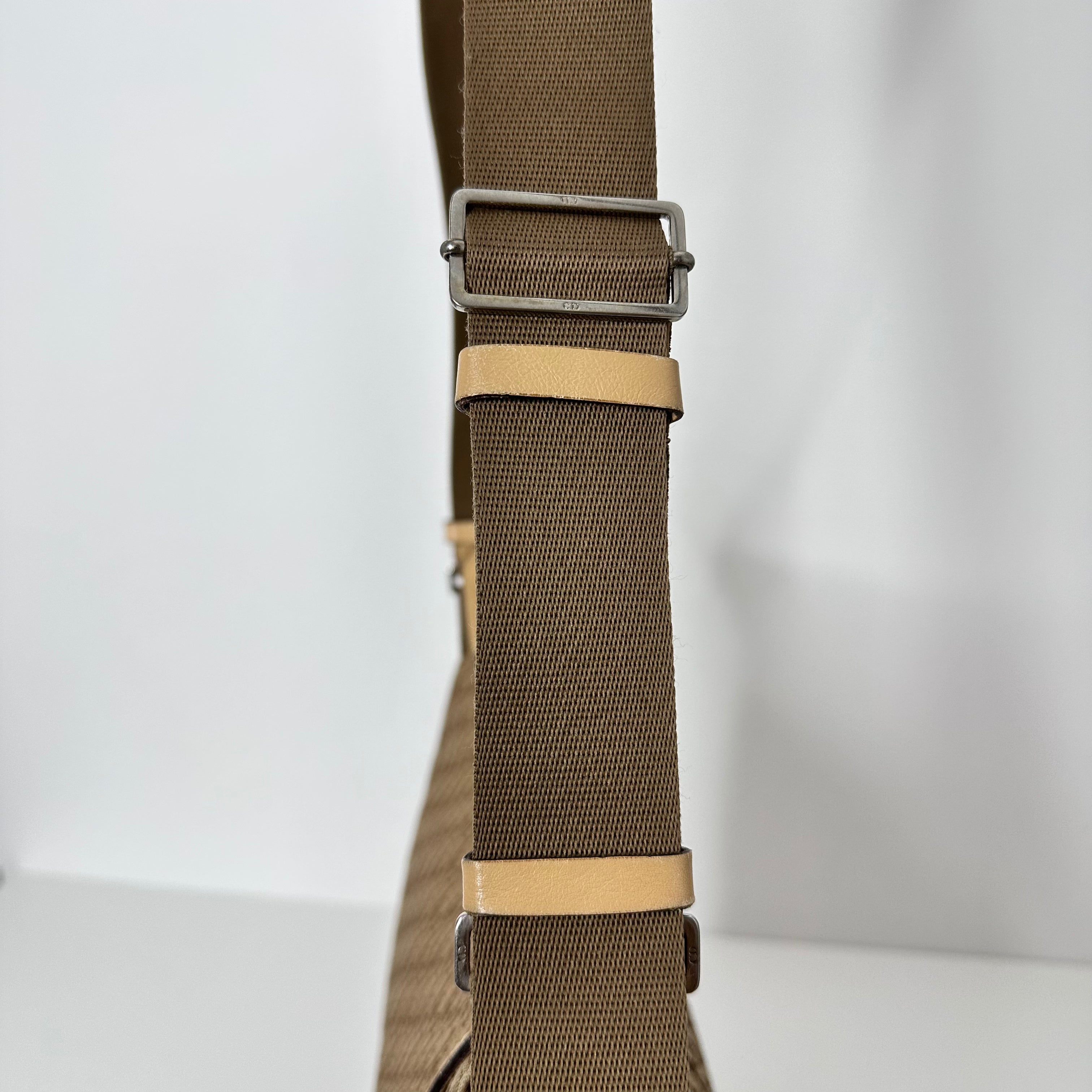 Trotter Messenger Bag