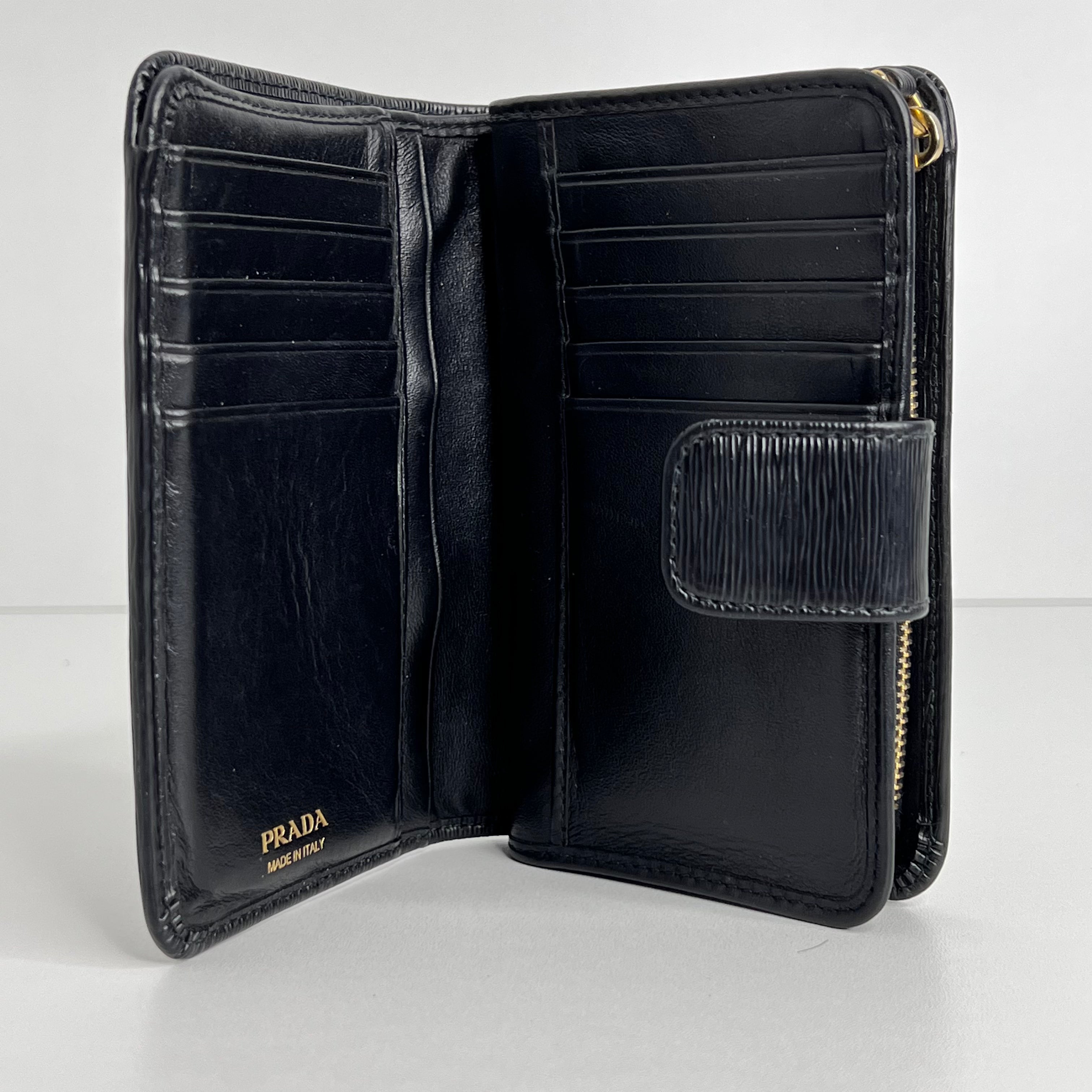 Small Black Vitello Move Leather Wallet