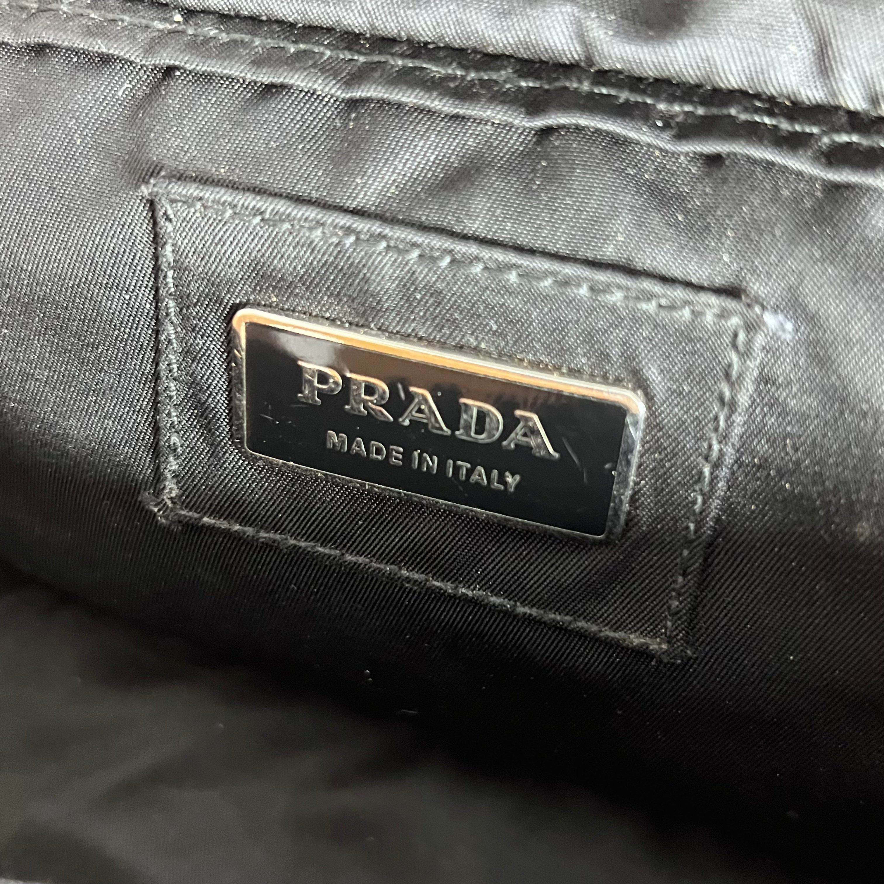 Caviar Leather Card & Coin Zipper Wallet