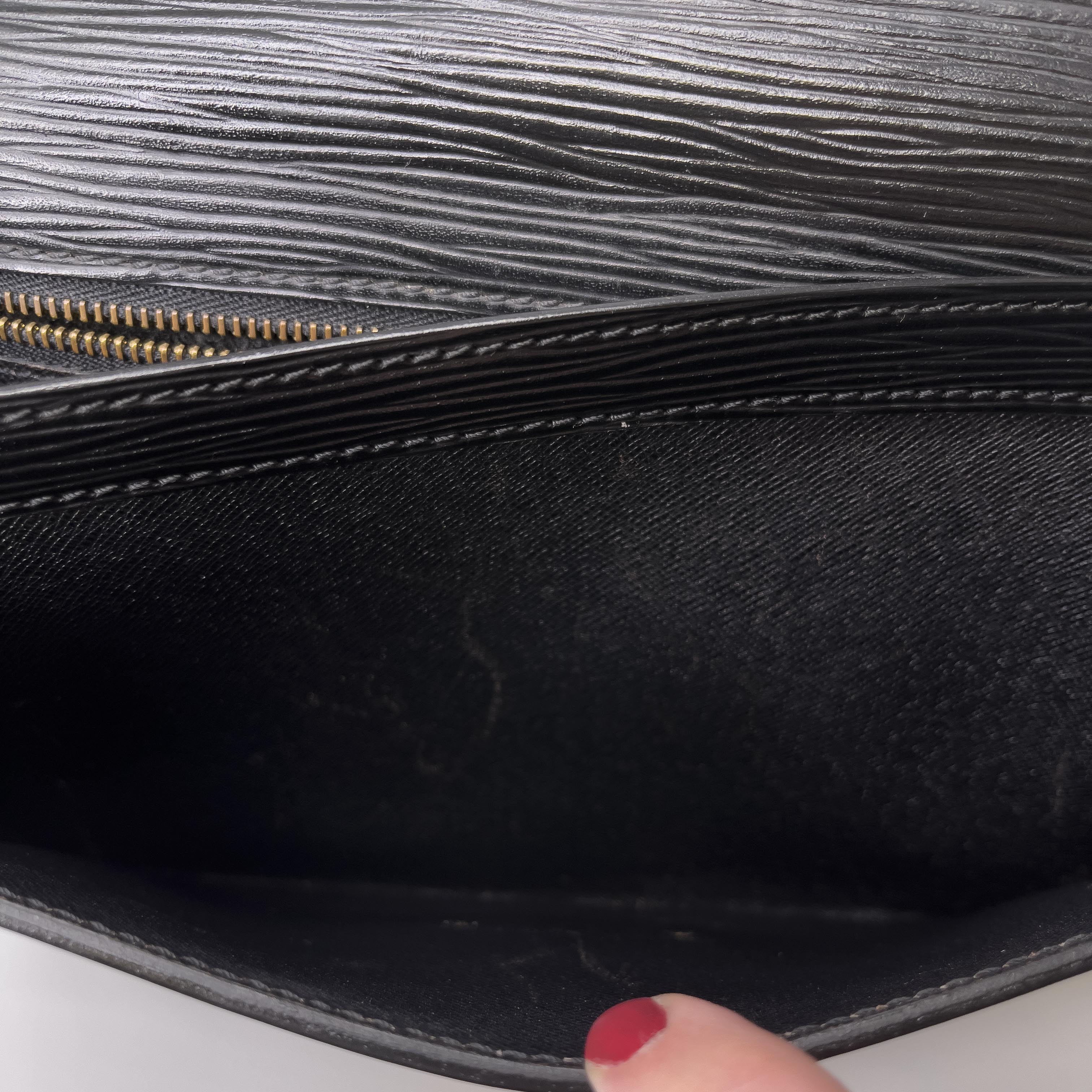 Black Epi Pochette Serie Dragonne
