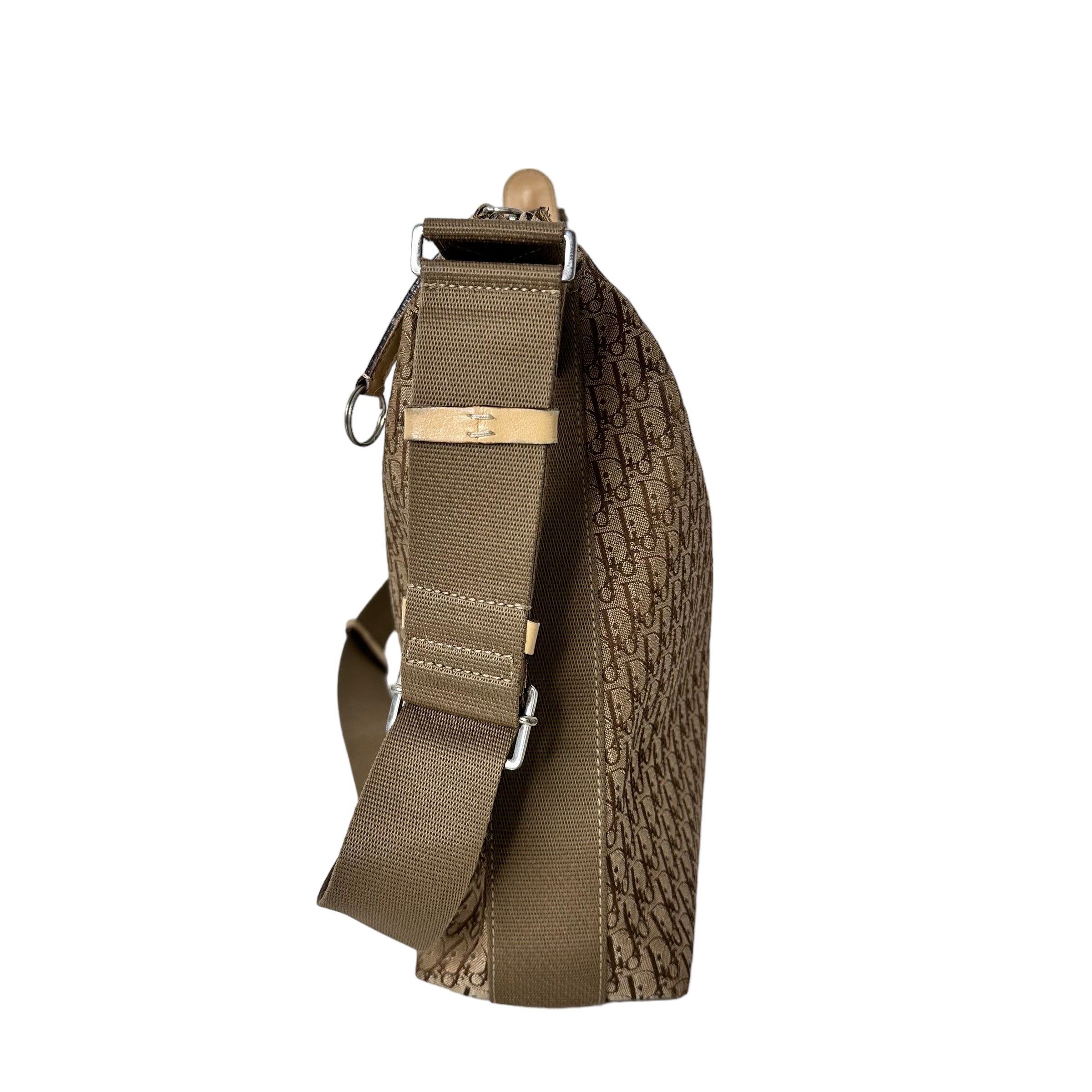 Trotter Messenger Bag