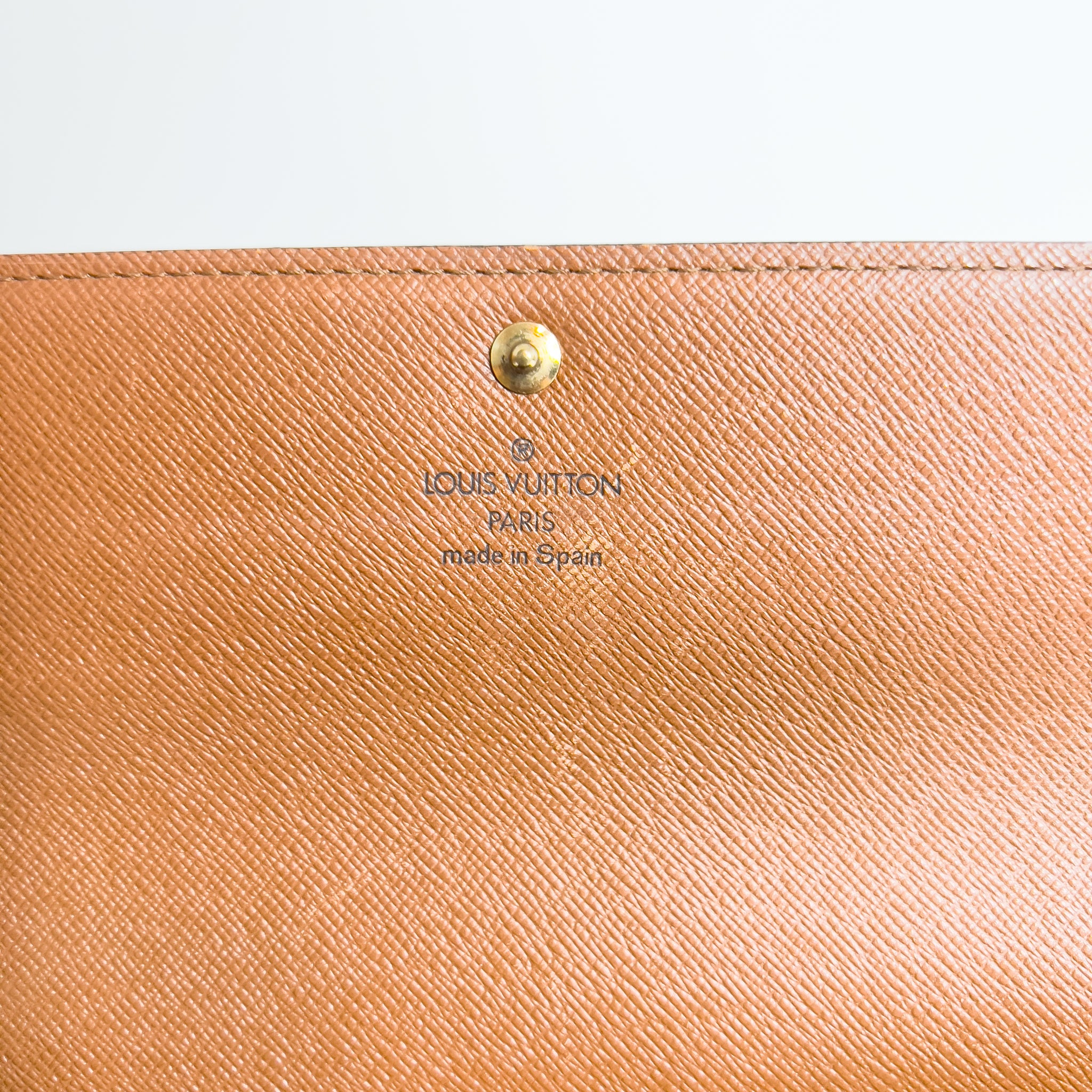 Monogram Wallet on Chain